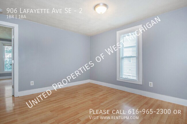 Building Photo - Available Now | 1 Bed 1 Bath Upper Unit Ap...