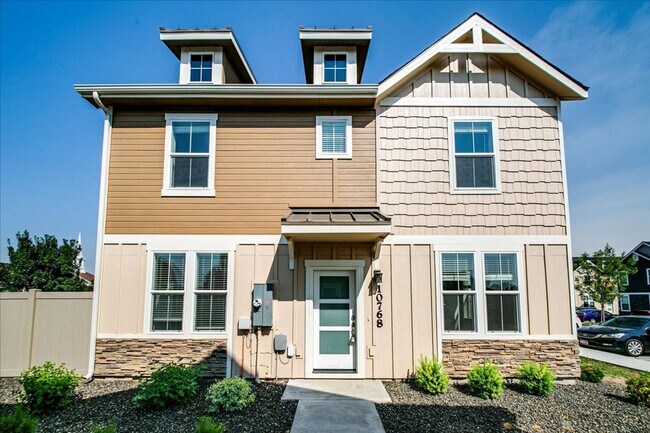 Building Photo - Two Story Townhome Located Off Of Amity & Five Mile!