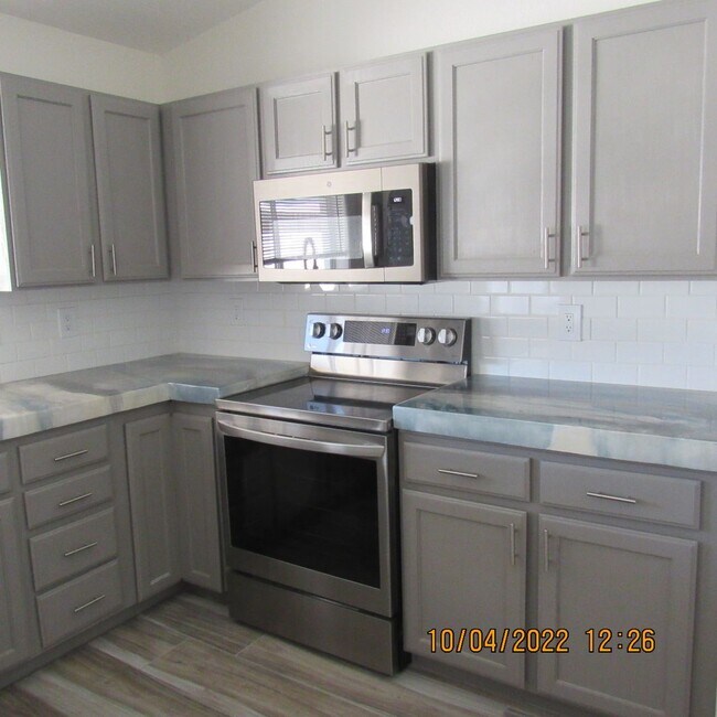 Building Photo - 970 San Juan Ln
