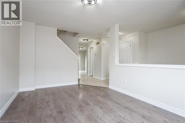 Building Photo - 70 Willowrun Dr