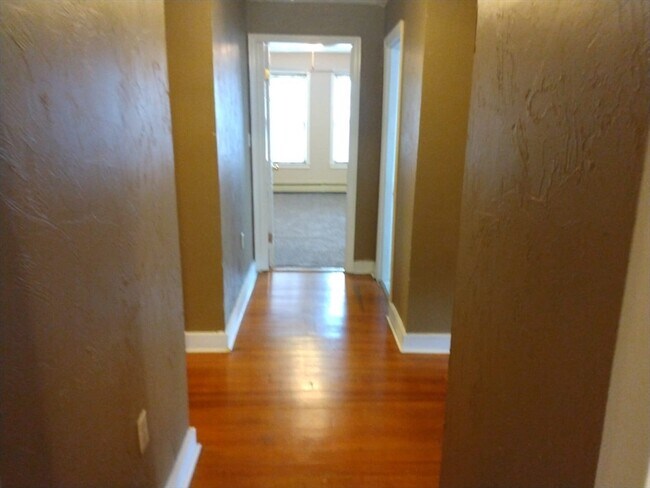 Building Photo - 48 Forbes St