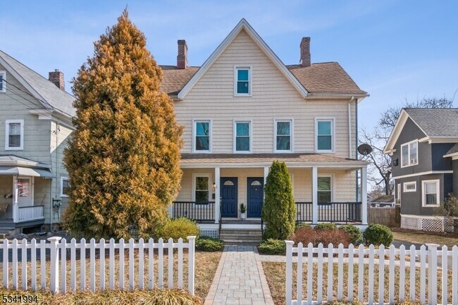 Foto del edificio - 21 Hillside Ave