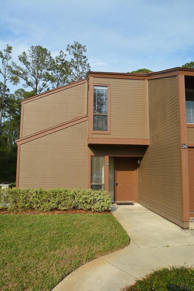 Building Photo - 35 Hembury Ln