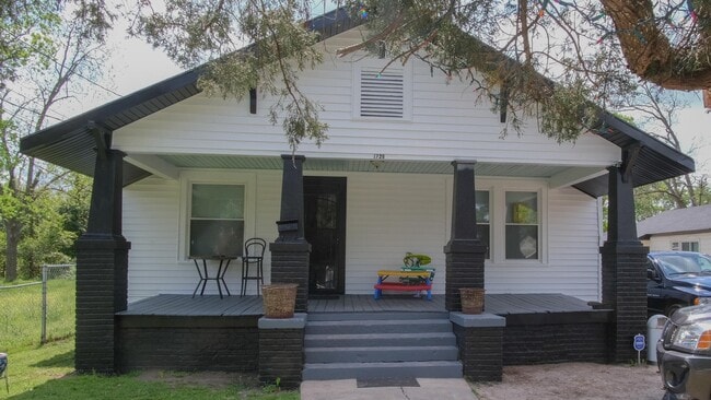 Building Photo - 1728 Telfair St