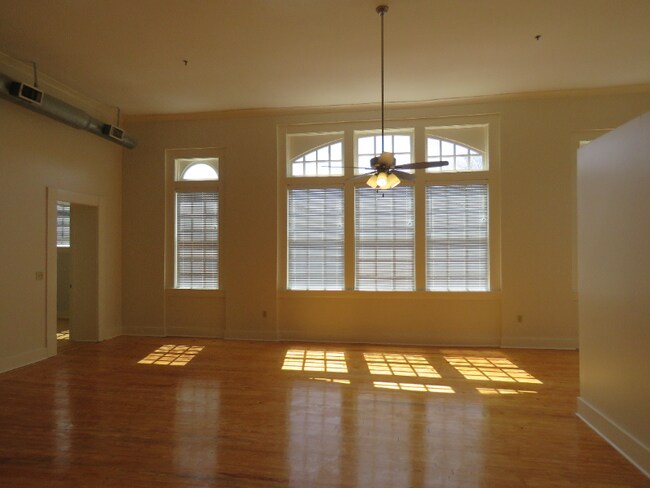 Foto del edificio - 715 Sherman St