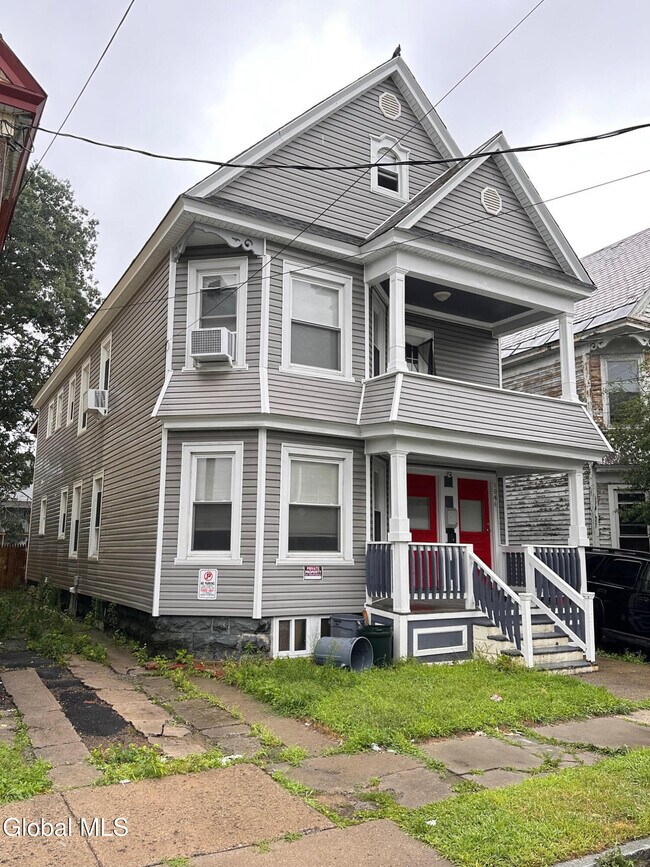 Foto del edificio - 1046 Delamont Ave