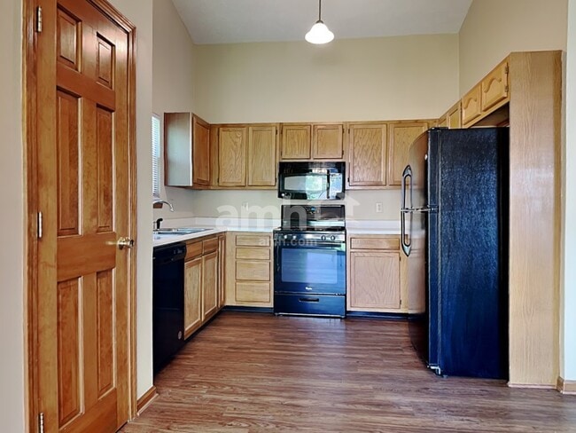 Foto del edificio - 3326 Redbud Ct