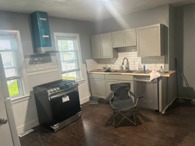 Photo - 105 Silver Lake Ave Apartment