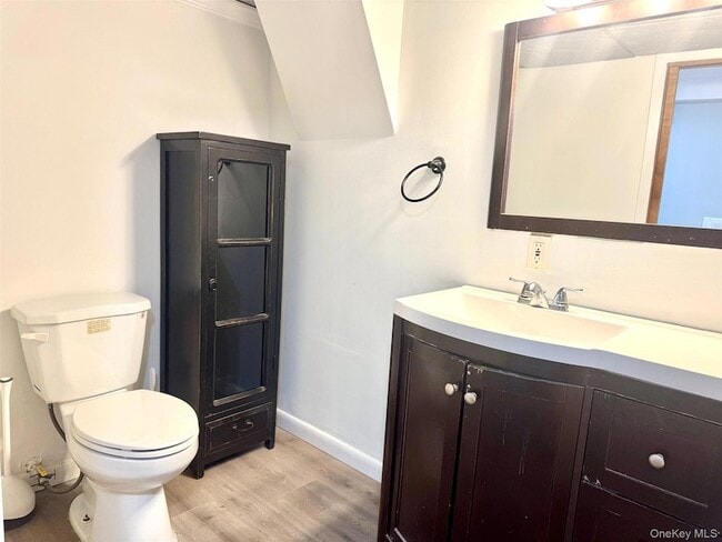 Building Photo - 27 Blydenburgh Rd