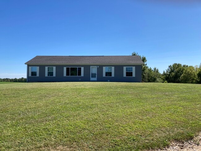 Building Photo - 8679 E 400 N