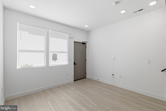 Foto del edificio - 1023 W Orleans St