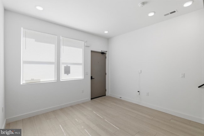 Photo - 1023 W Orleans St Apartment