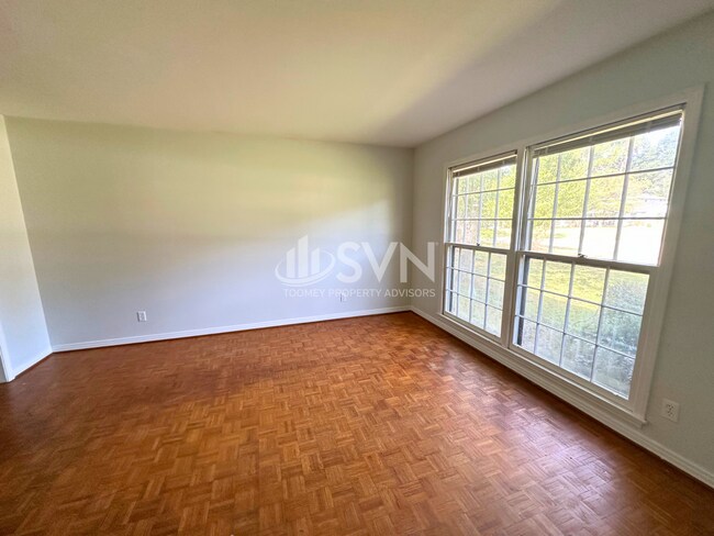 Building Photo - 110 Windsor Dr