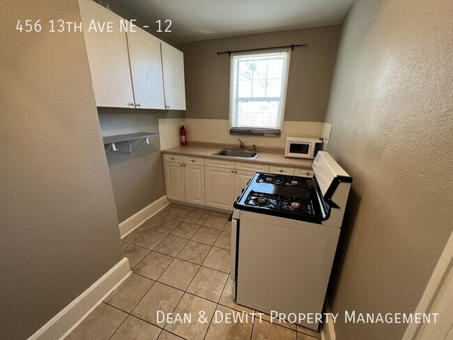 Foto del edificio - 456 13th Ave NE