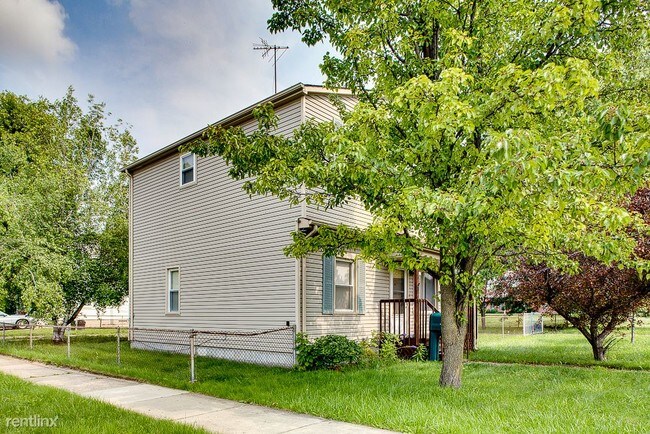 Building Photo - 3213 S Beech Daly St