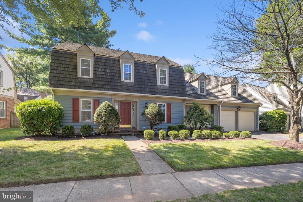 Foto principal - 208 Bristol Downs Dr