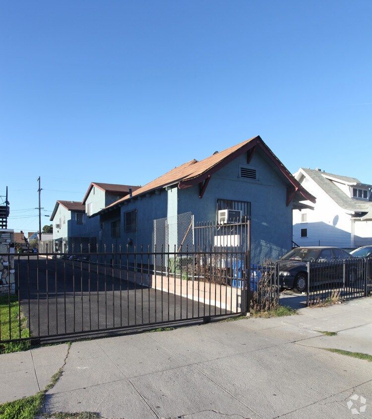 Foto del edificio - 136 E Avenue 44