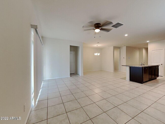 Building Photo - 29867 N Yucca Dr