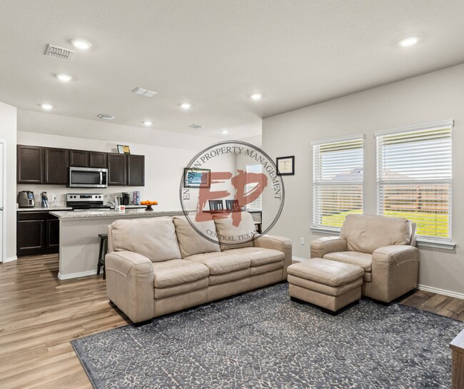 Foto del edificio - 7209 Llano Dr