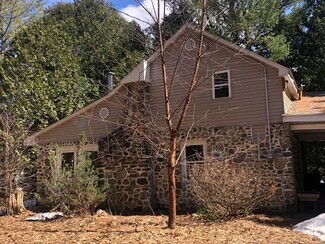 Building Photo - 320 Chemin Larose