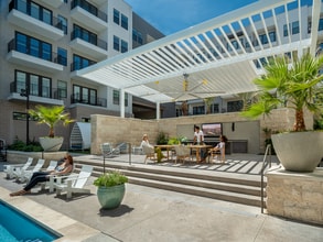 Building Photo - Auric Symphony Park