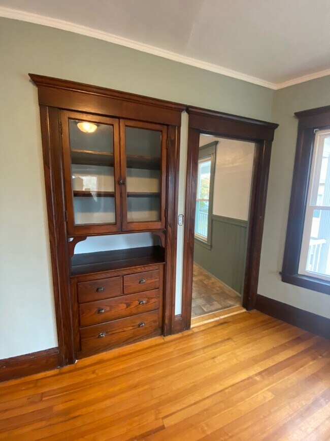 Charming built-ins - 53 Orchard St