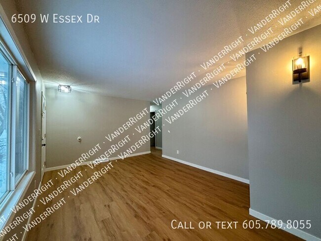 Building Photo - 6509 W Essex Dr