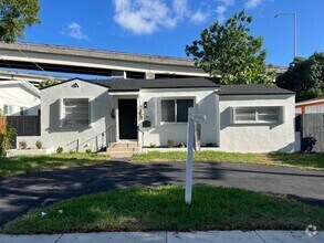 Building Photo - 736 NW 41st St