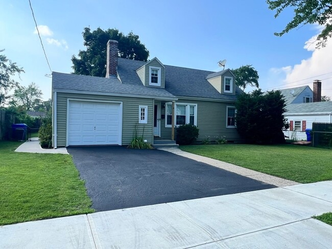 Building Photo - Beautiful Single Family Home in East Sprin...