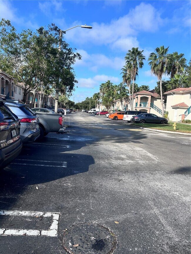 Building Photo - 1270 SE 31st Ct