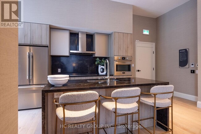 Building Photo - 36 Olive Ave