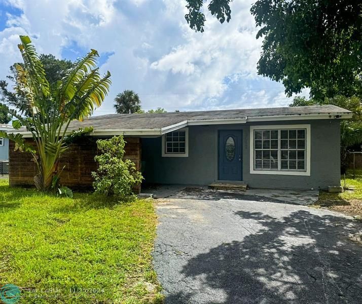 Foto principal - 3012 NW 7th Ct