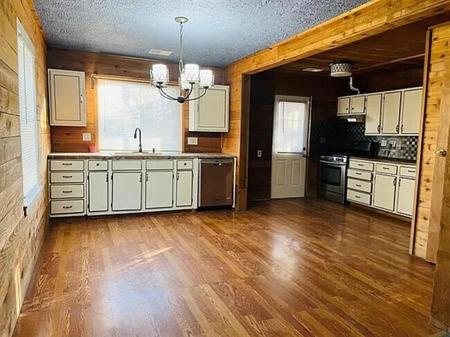 Building Photo - Kansas City Sweet Home F1