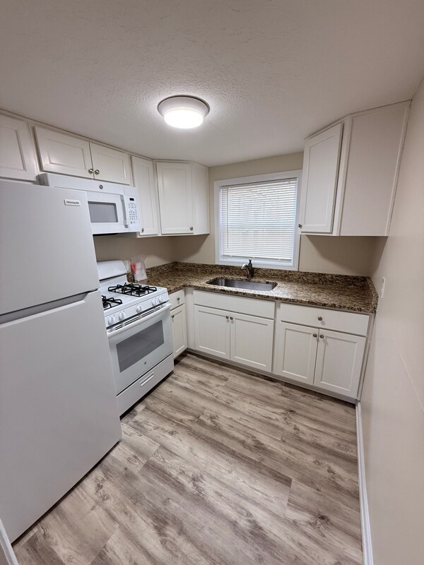 Foto del edificio - 215 Norbourne Blvd