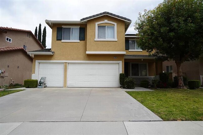 Foto del edificio - Fully Remodeled 3 Bedroom + Den and 3 Bath...