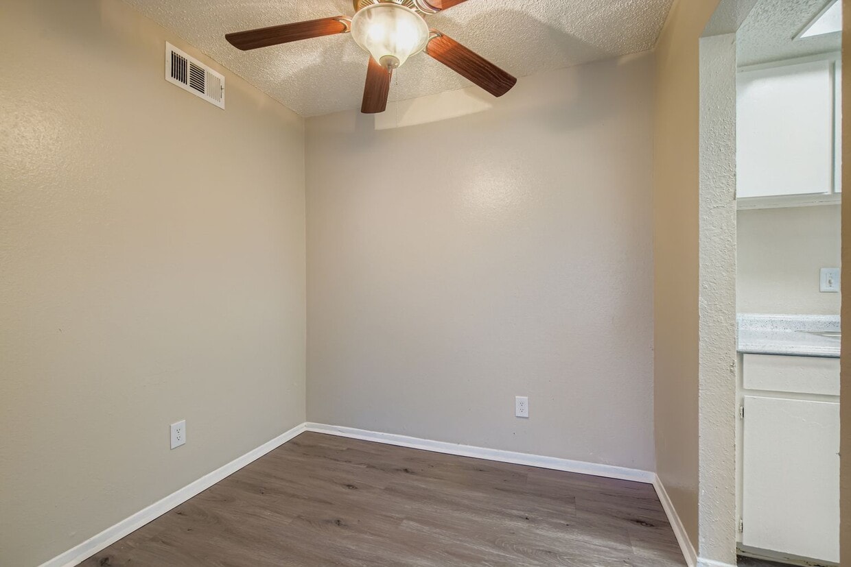 1919 Walnut Plaza Carrollton Tx 75006null
