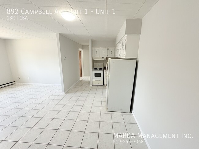 Building Photo - COZY 1 BED/1 BATH MAIN FLOOR -CLOSE TO U OF W + HYDRO!