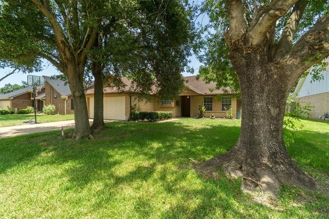 Building Photo - 2510 Park Meadows Ave
