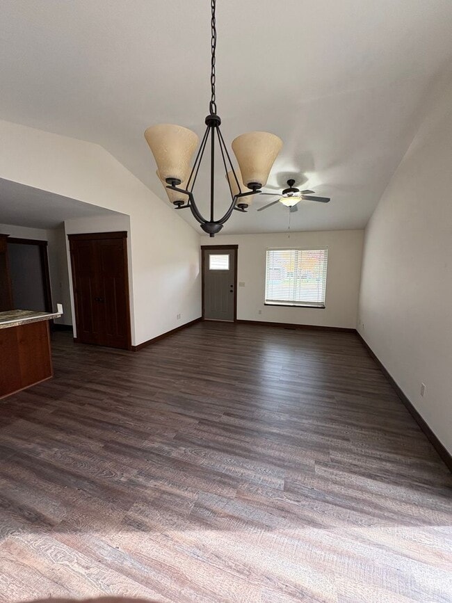 Building Photo - 588 Blue Karner Dr