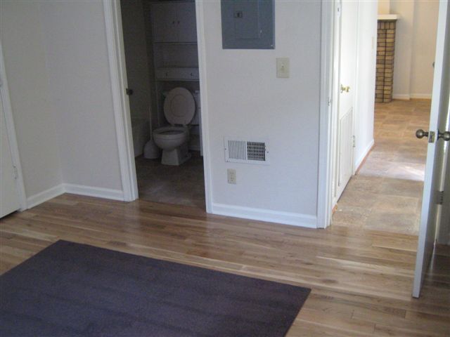 Building Photo - 657 S Limestone