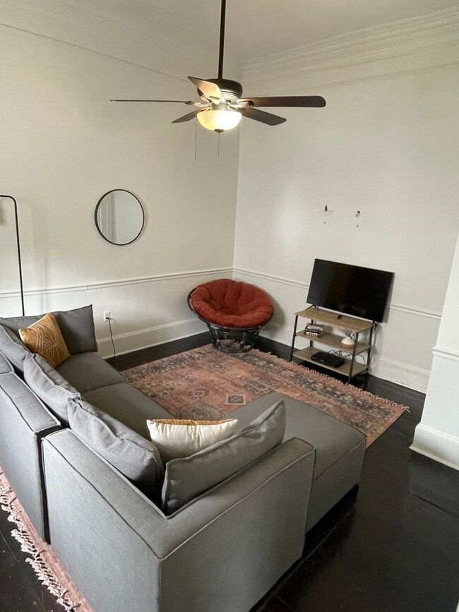 Building Photo - Fully Furnished 1BD/1BA, Walk to French Quarter