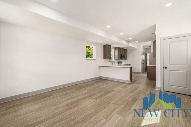 Building Photo - Newly Built Spacious Two Bedroom Single Fa...