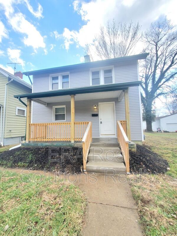 Primary Photo - 1791 Mooberry St