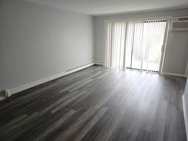 Building Photo - 38 W 65th St