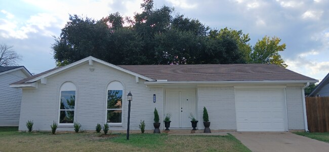 Foto del edificio - 2437 Miller St