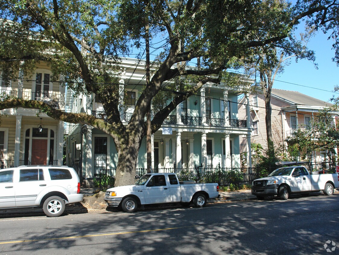 Primary Photo - 2331-2333 Magazine St