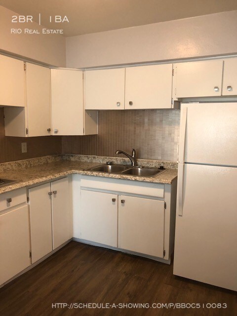 Foto principal - 2 Bedroom Available in Littleton! Free WiFi!