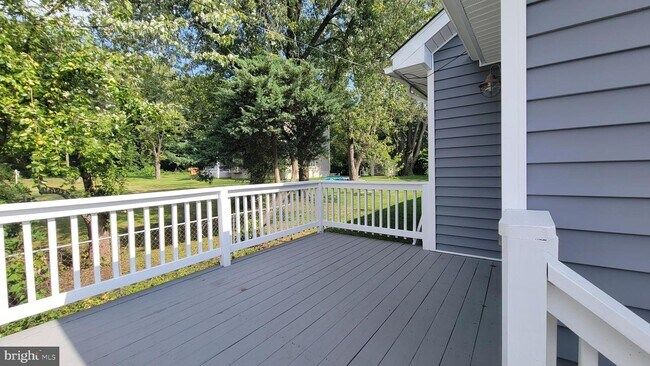 Building Photo - 8109 SHORE