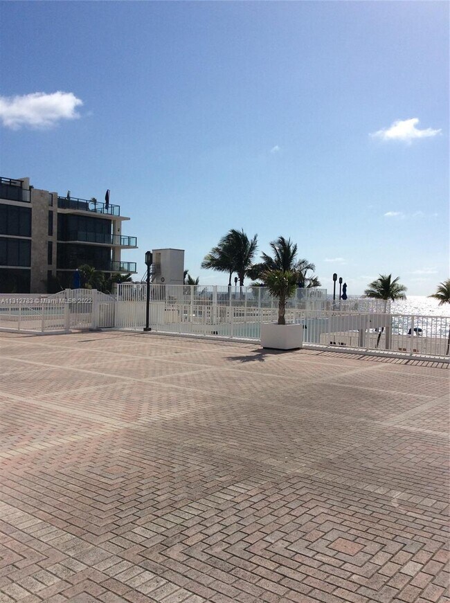 Foto del edificio - 2201 S Ocean Dr