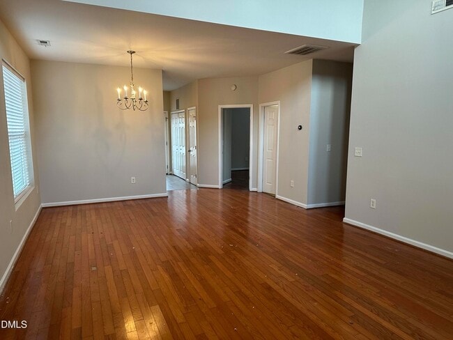 Building Photo - 553 Writers Way